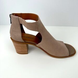 ** NEW - NEVER WORN ** Lucky Brand Saimy Tan Leather Chunk Heel Suede Sandal